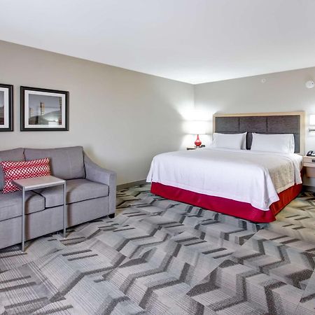 Hampton Inn & Suites - Medicine Hat Exterior photo