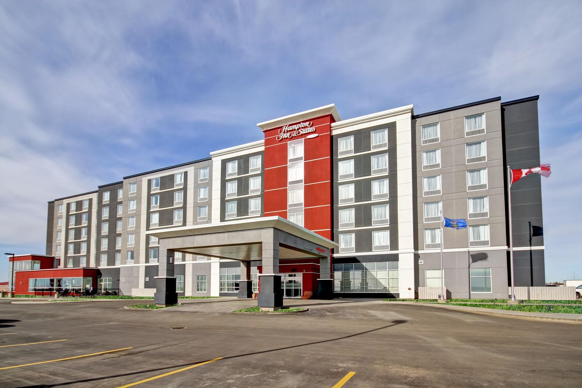 Hampton Inn & Suites - Medicine Hat Exterior photo