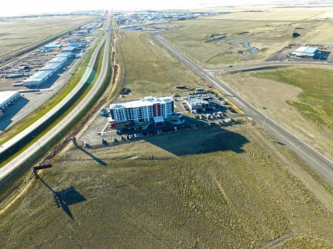 Hampton Inn & Suites - Medicine Hat Exterior photo