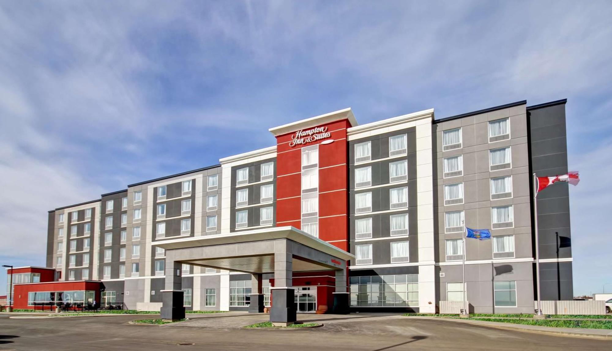 Hampton Inn & Suites - Medicine Hat Exterior photo